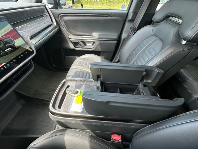 Used 2022 Rivian R1T Adventure AWD/4WD image 22