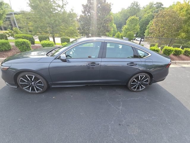 Used 2025 Honda Accord Touring image 2