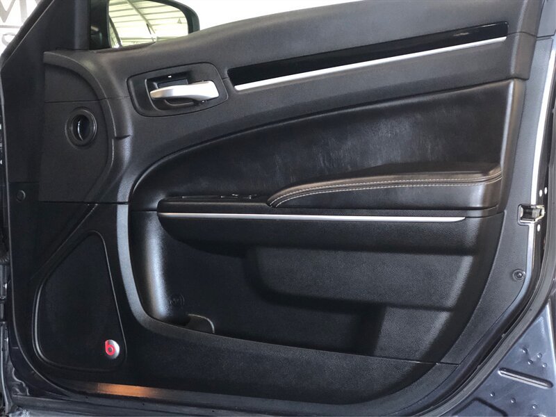 Used 2018 Chrysler 300 S w/ 300S Premium Group RWD image 18