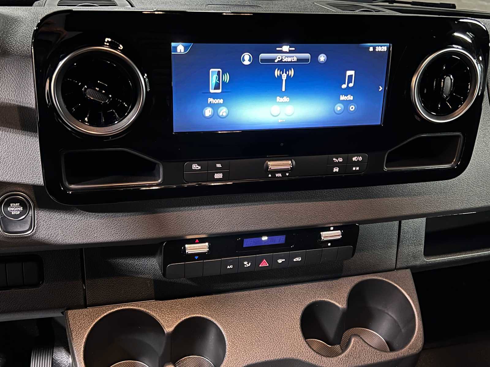 Used 2025 Mercedes-Benz Sprinter 2500 image 29