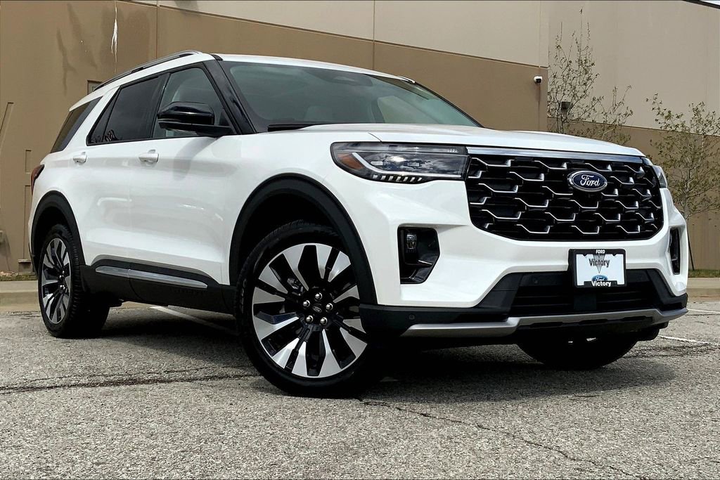 Used 2026 Ford Explorer Platinum w/ LUX Leather Package AWD/4WD image 34