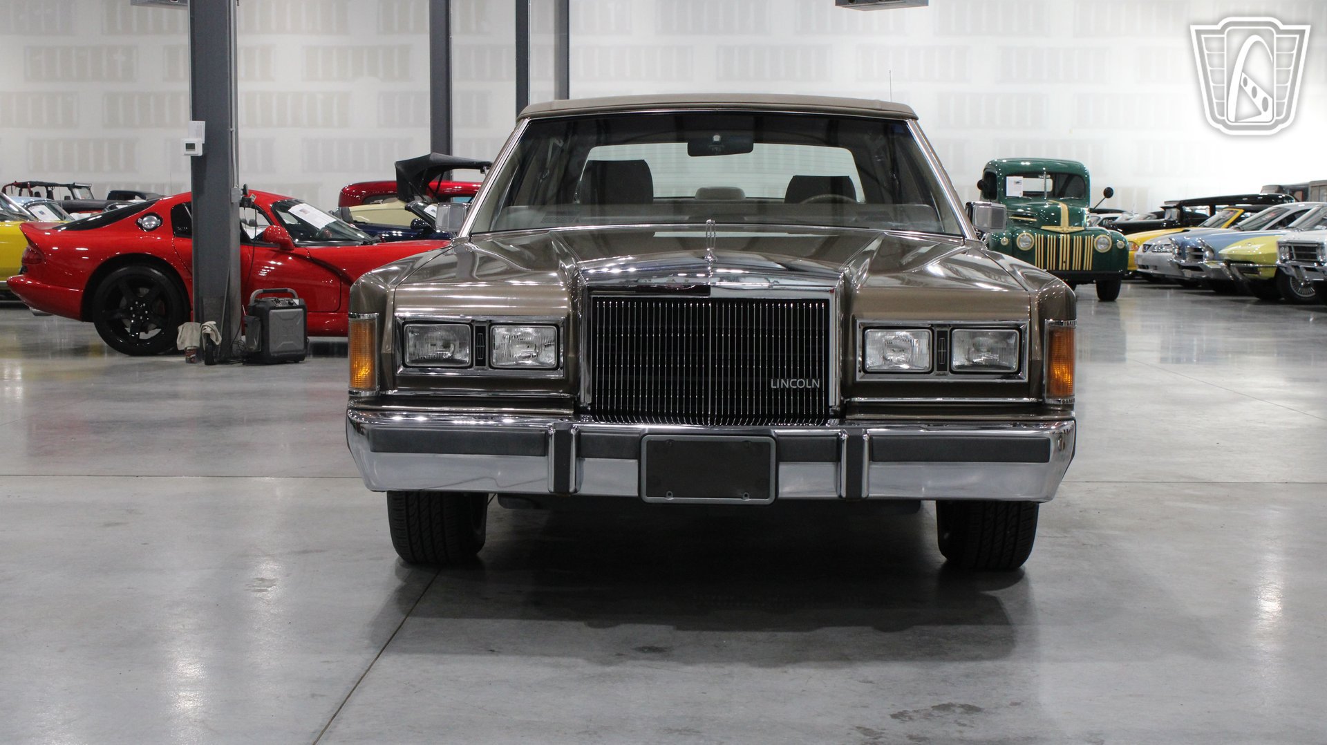 Used 1989 Lincoln Town Car RWD image 27