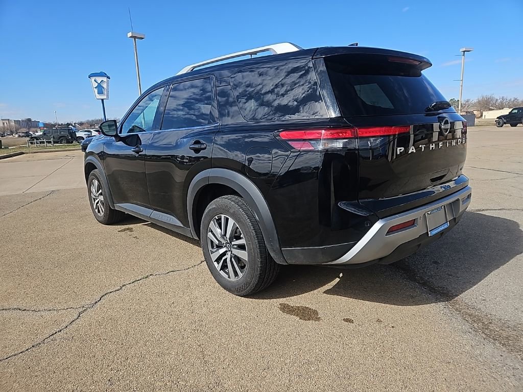 Used 2025 Nissan Pathfinder SL image 6