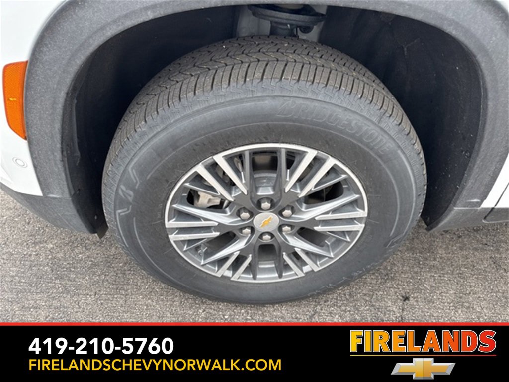 New 2025 Chevrolet Traverse LT w/ Enhanced Driving Package image 10