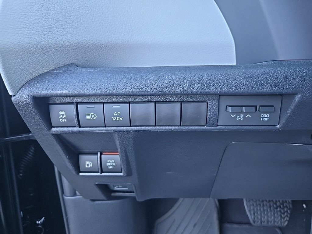 New 2026 Toyota Sienna XLE AWD/4WD image 19