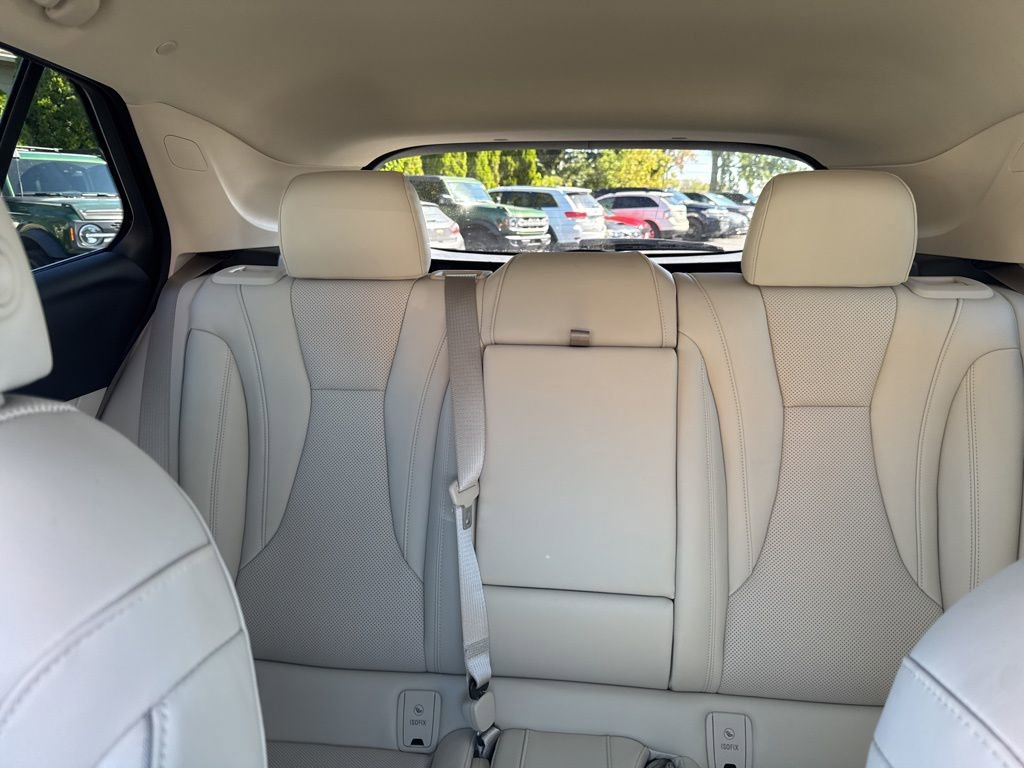 Used 2022 Buick Envision Essence w/ Safety Package image 27