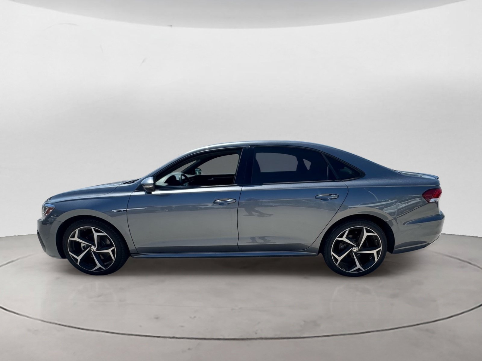 Used 2021 Volkswagen Passat 2.0T R-Line FWD image 6