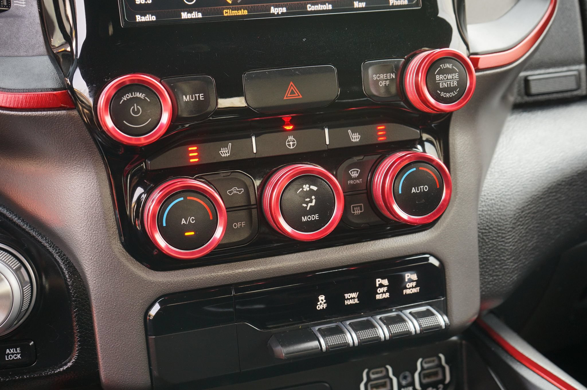 Used 2019 RAM 1500 Rebel w/ Level 2 Equipment Group AWD/4WD image 14