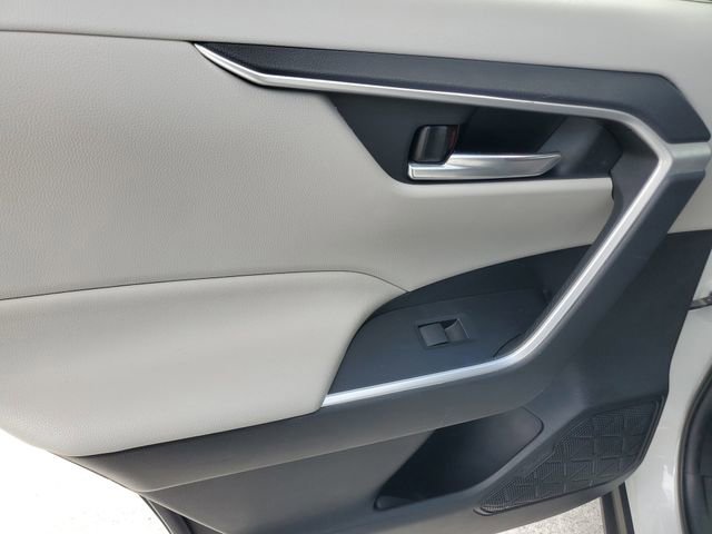 Used 2019 Toyota RAV4 XLE FWD image 10