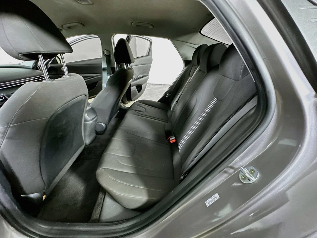 Used 2023 Hyundai Elantra SEL FWD image 16