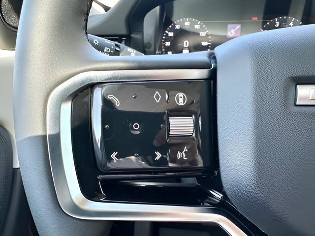 Certified 2025 Land Rover Discovery Sport S image 21
