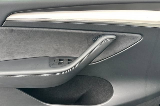 Used 2023 Tesla Model Y Long Range AWD/4WD image 12