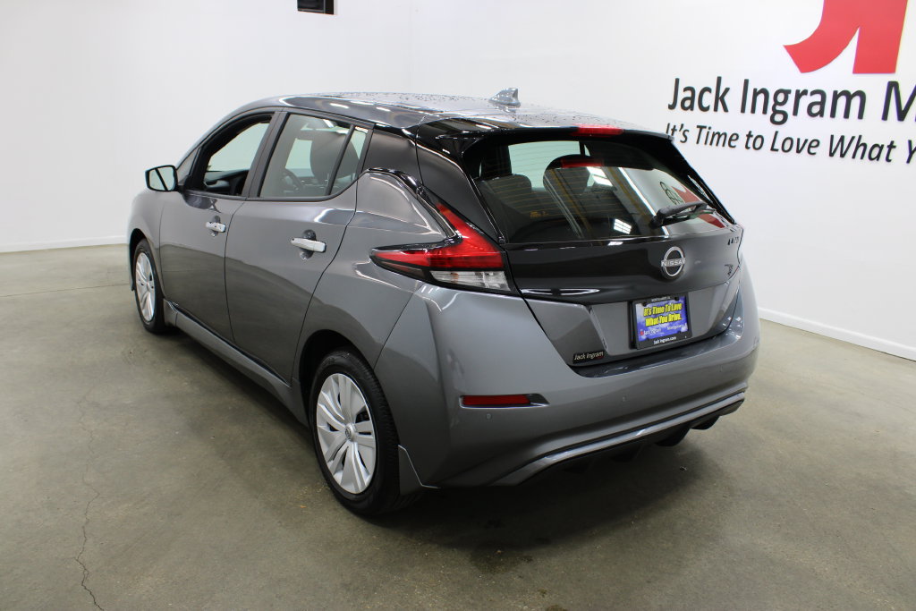 Used 2025 Nissan Leaf S FWD image 3