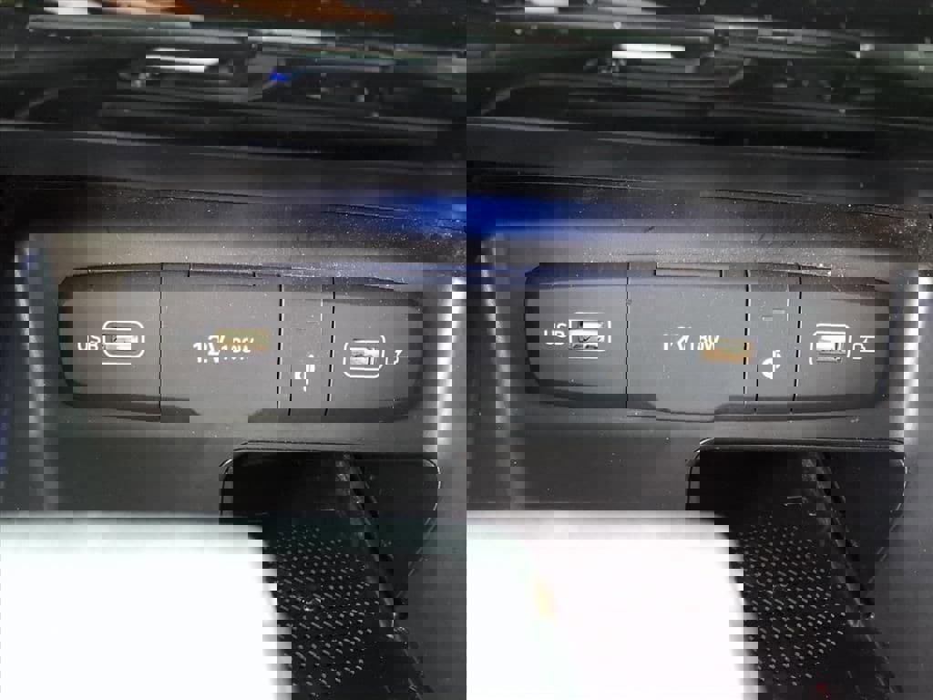 Used 2022 Hyundai Santa Cruz Limited image 15