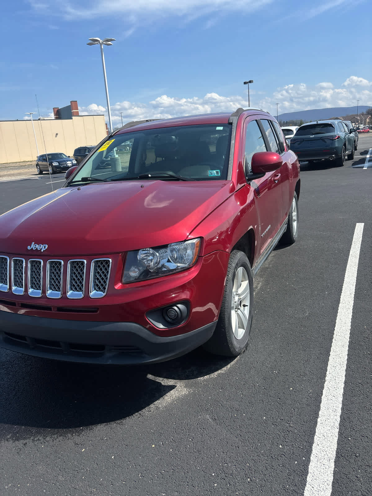 Used 2016 Jeep Compass Latitude image 2