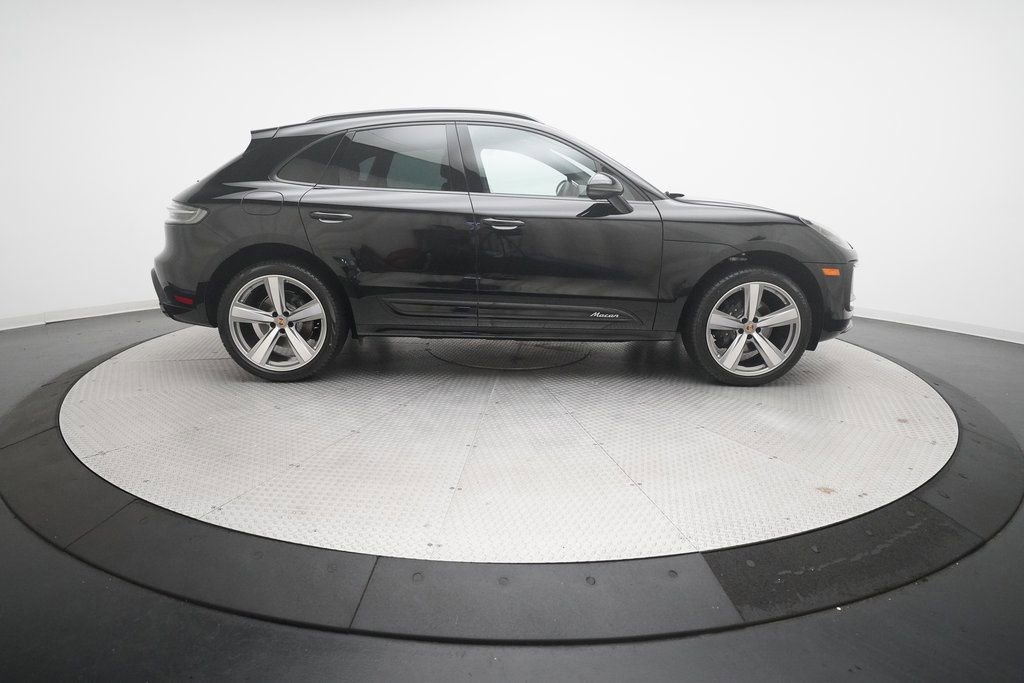 Certified 2026 Porsche Macan image 11