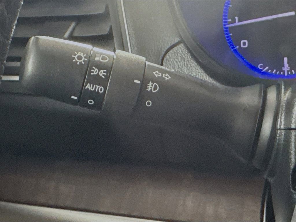 Used 2017 Subaru Outback 2.5i Limited image 12