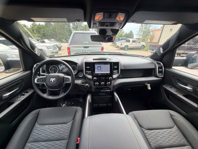 Used 2026 RAM 1500 Express AWD/4WD image 17
