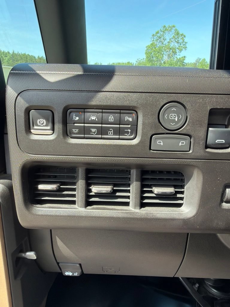 Used 2024 Chevrolet Brightdrop 600 w/ Commercial Equipment Package AWD/4WD image 15