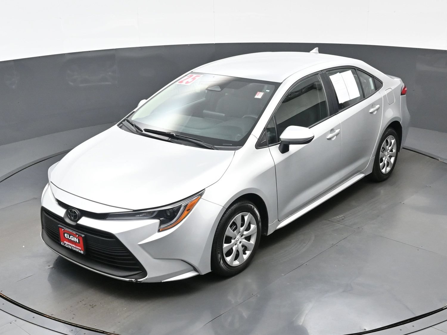 Used 2025 Toyota Corolla LE FWD image 34
