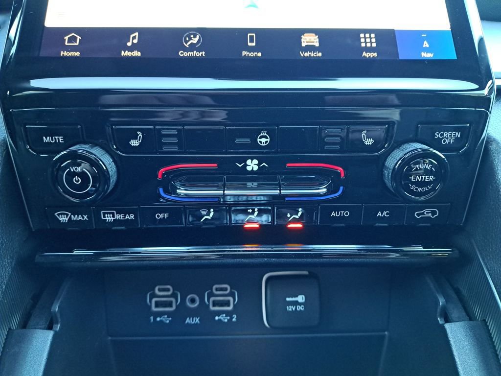 New 2025 Jeep Grand Cherokee Limited w/ MOPAR Finishing Package AWD/4WD image 27