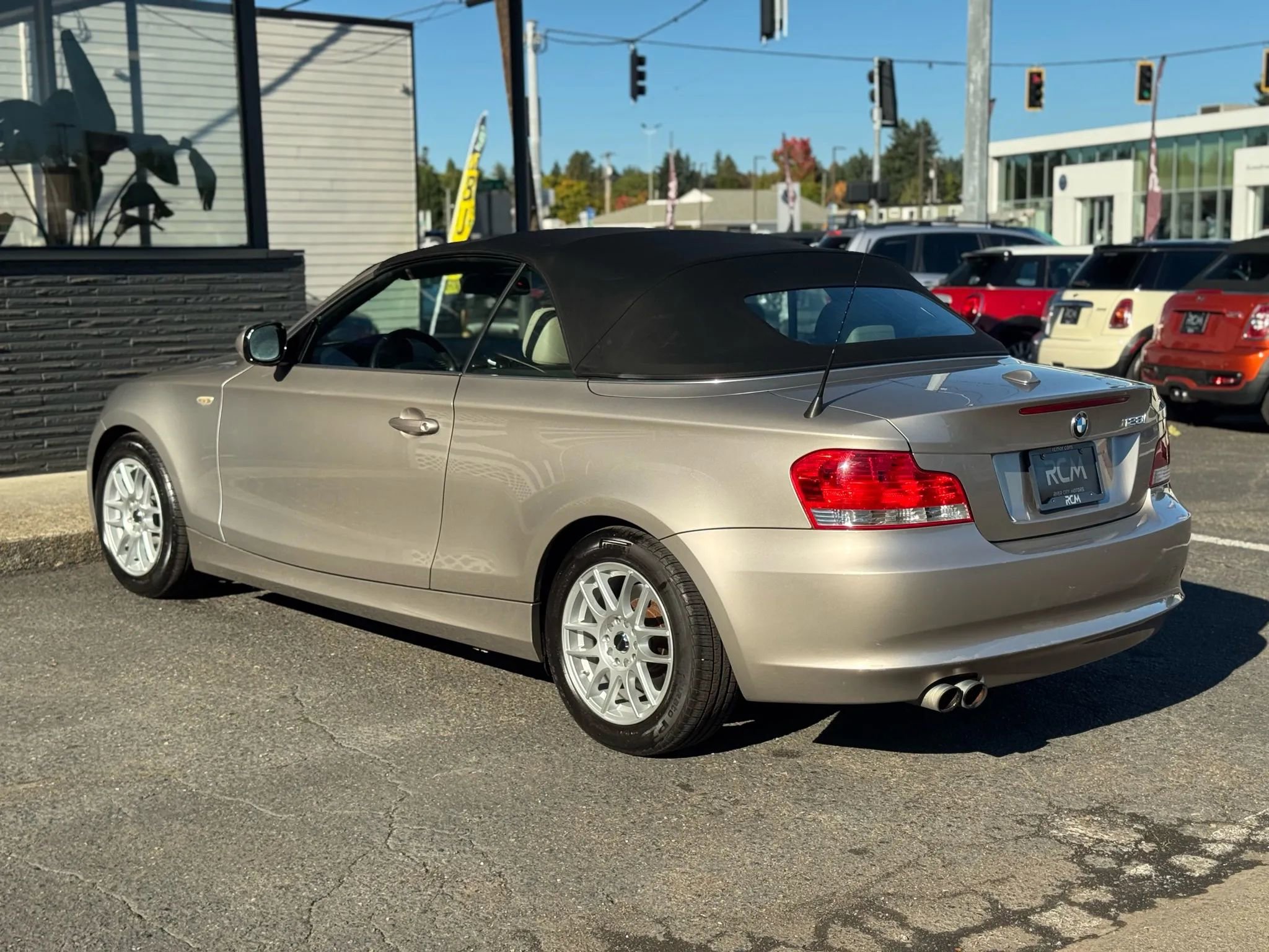 Used 2011 BMW 128i Convertible image 7