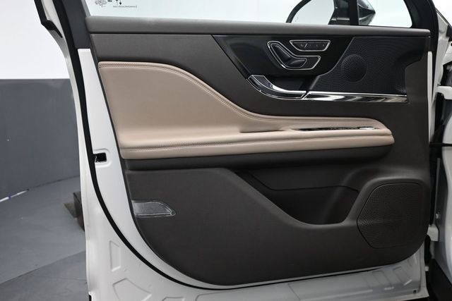 Used 2023 Lincoln Corsair AWD image 20