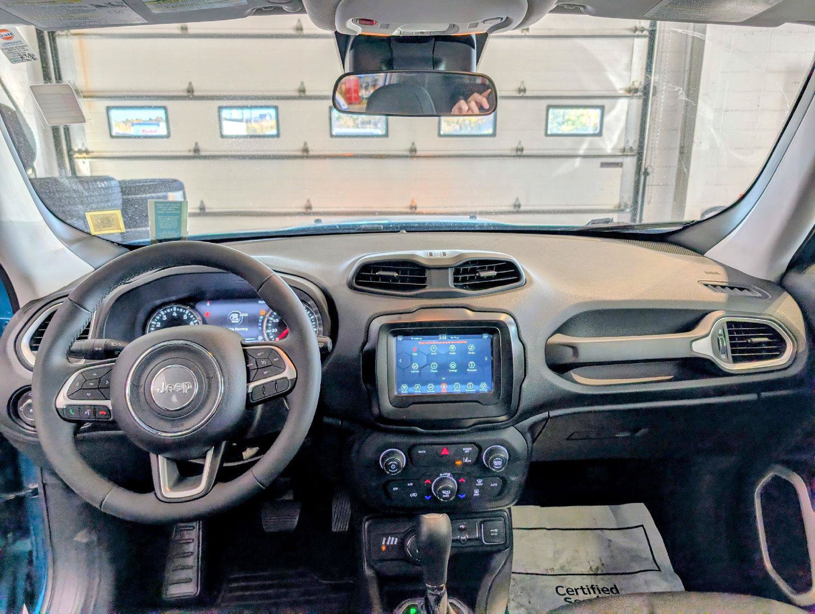 Used 2021 Jeep Renegade Latitude AWD/4WD image 17