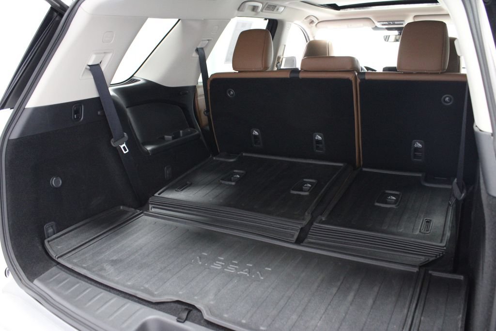 Used 2024 Nissan Pathfinder Platinum w/ Cargo Package AWD/4WD image 16