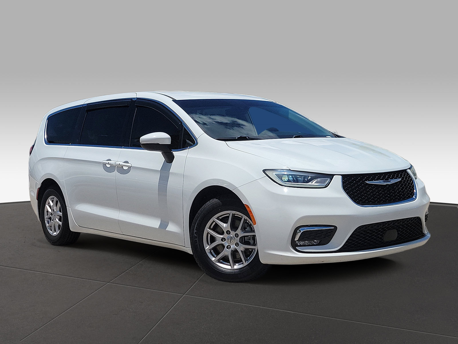 Used 2023 Chrysler Pacifica Touring-L FWD image 32