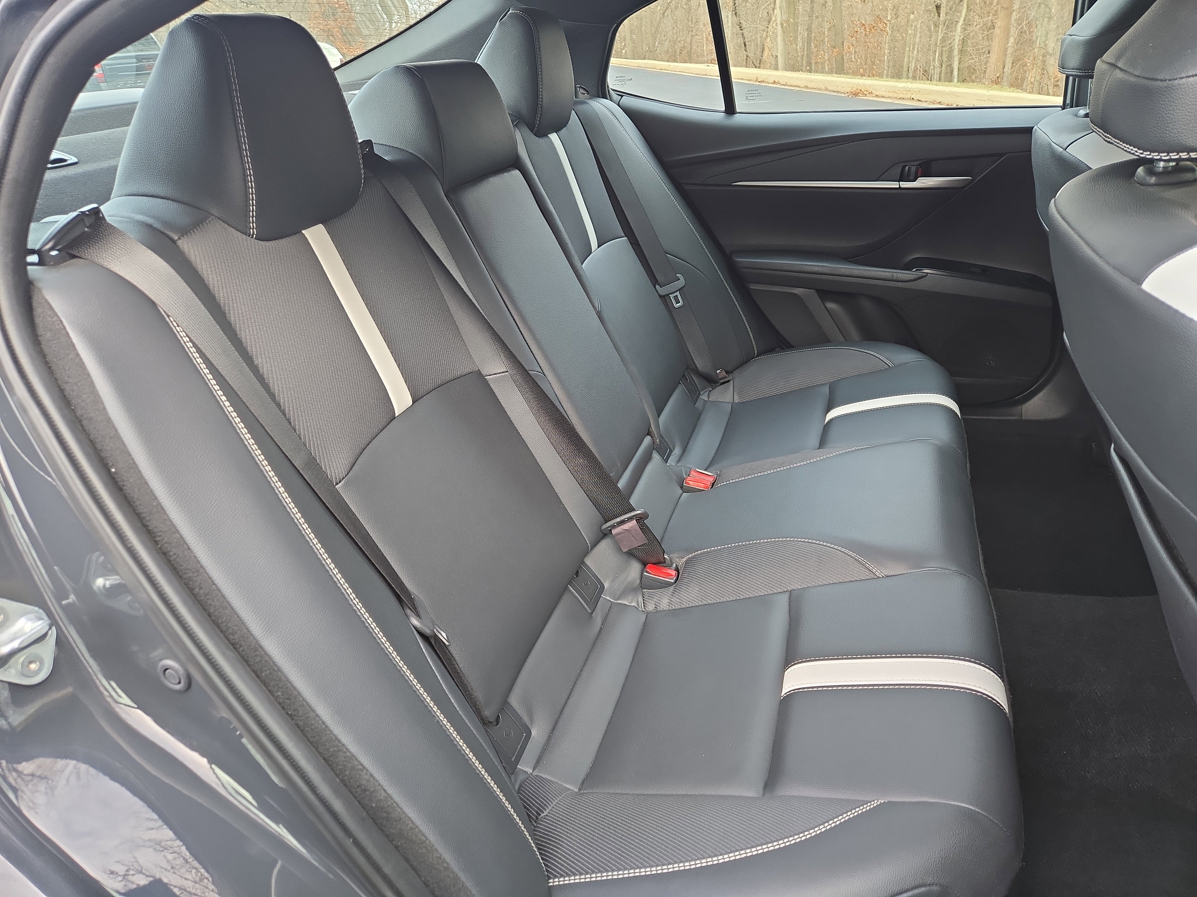 Used 2025 Toyota Camry SE image 28