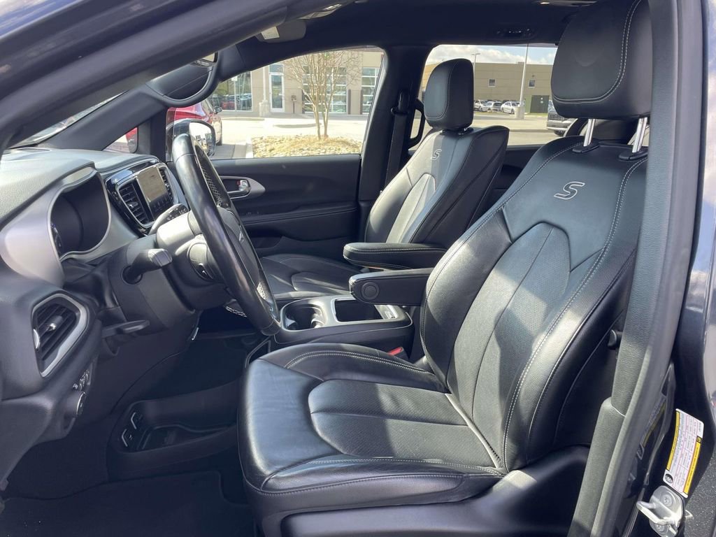 Used 2020 Chrysler Pacifica Touring-L Plus w/ Advanced Safetytec Group image 8