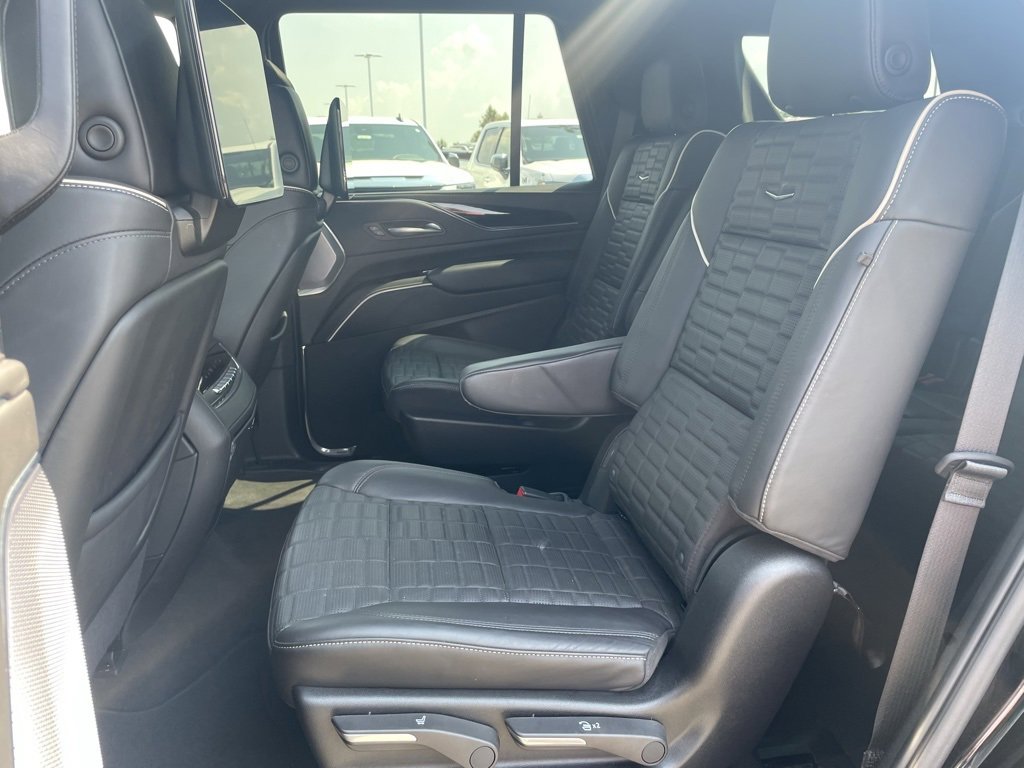 Used 2024 Cadillac Escalade V w/ LPO, ONYX Package image 26