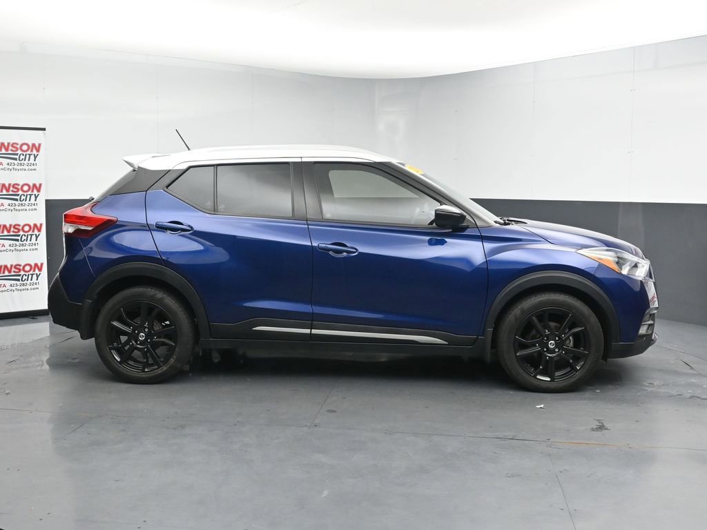 Used 2020 Nissan Kicks SR w/ SR Premium Package FWD image 9