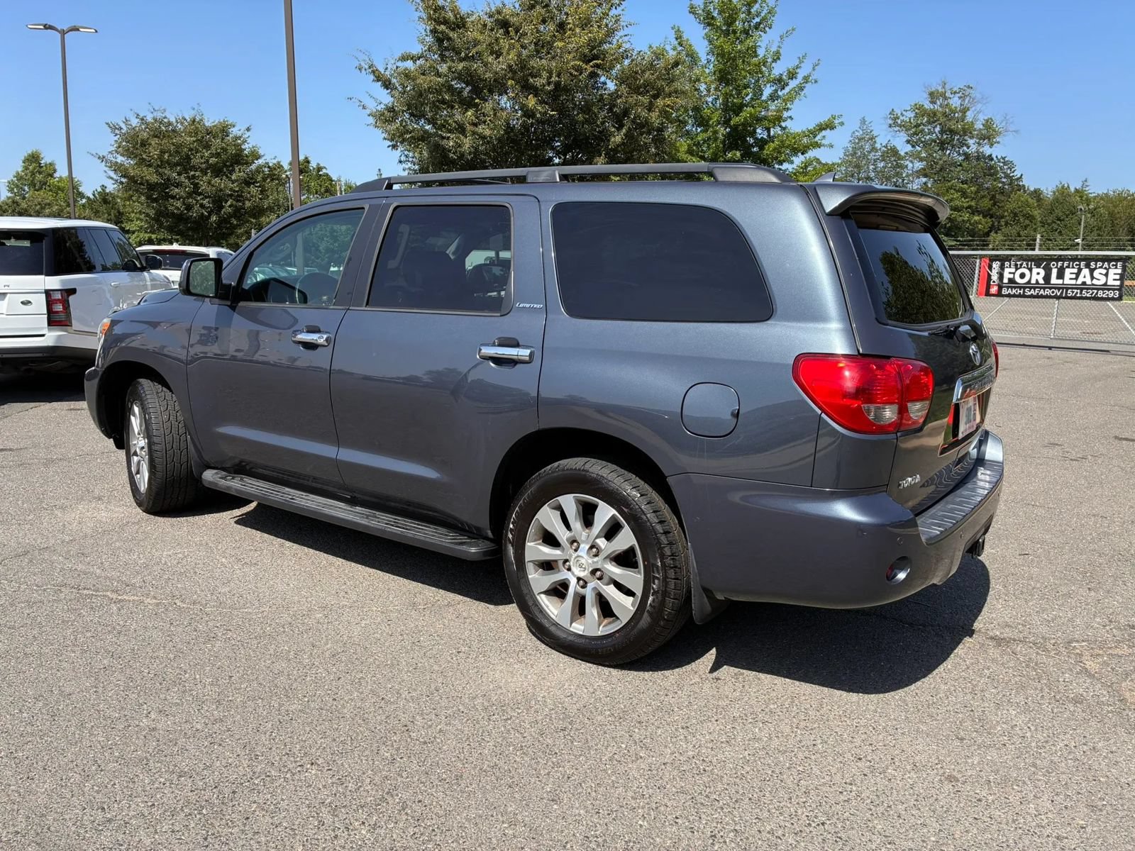 Used 2010 Toyota Sequoia Limited AWD/4WD image 4