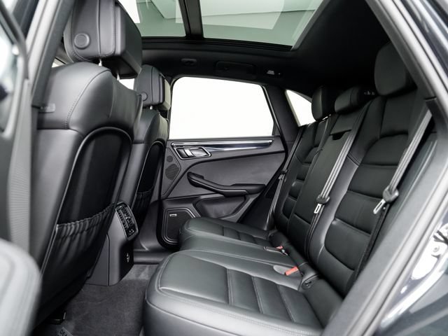 Certified 2026 Porsche Macan AWD/4WD image 24