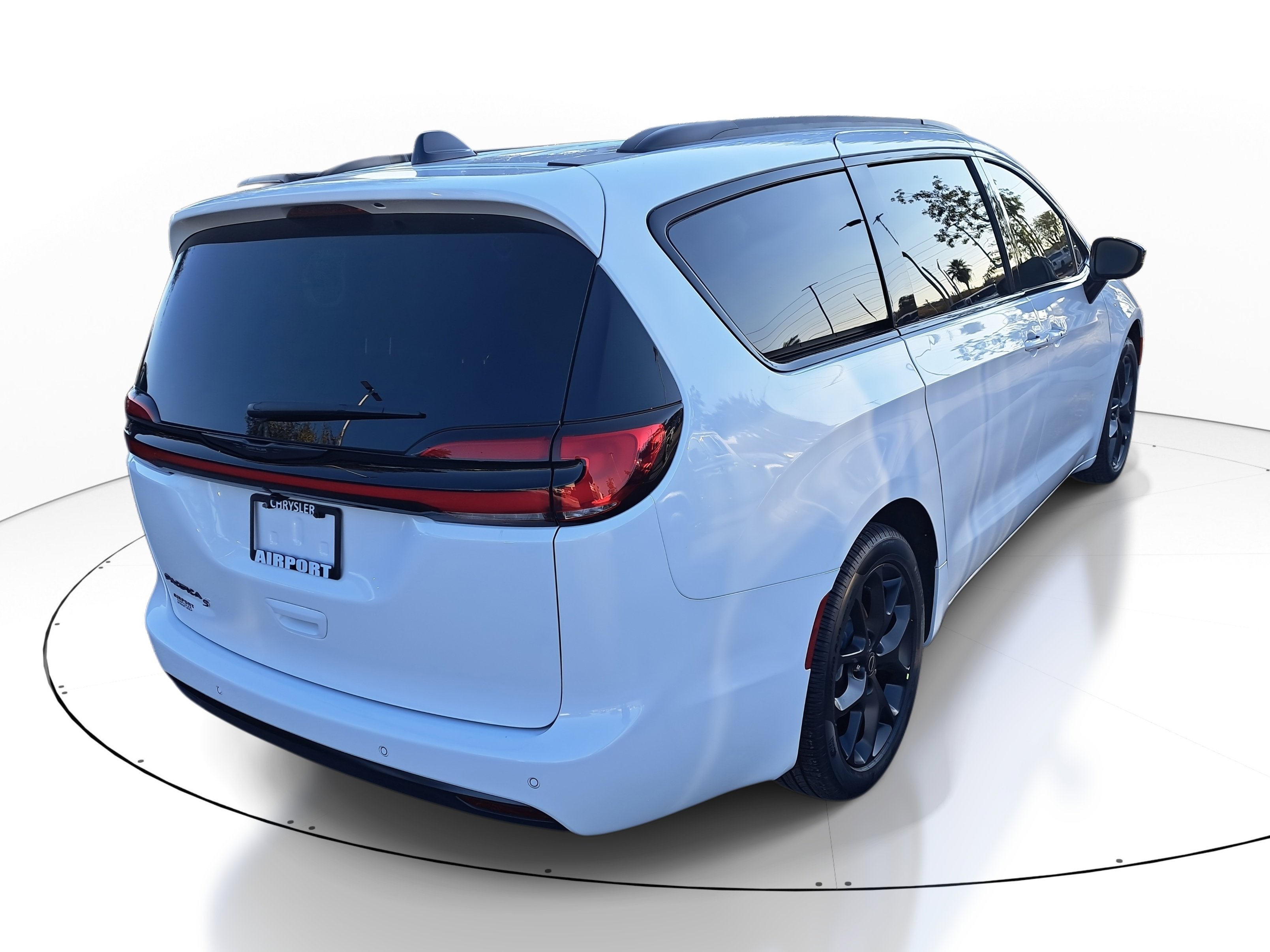 New 2026 Chrysler Pacifica Select image 4