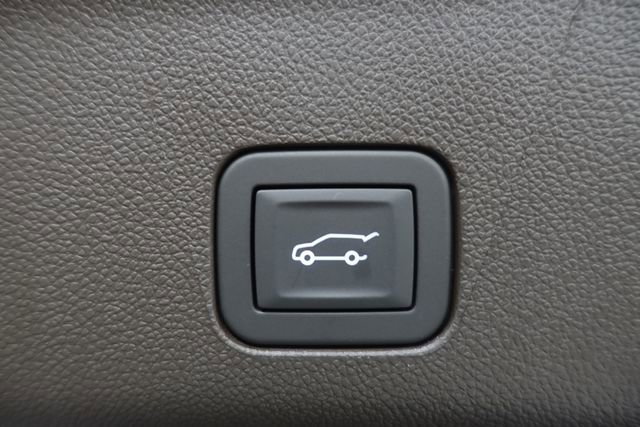 New 2026 Cadillac Escalade ESV Luxury w/ LPO, Radiant Package image 25