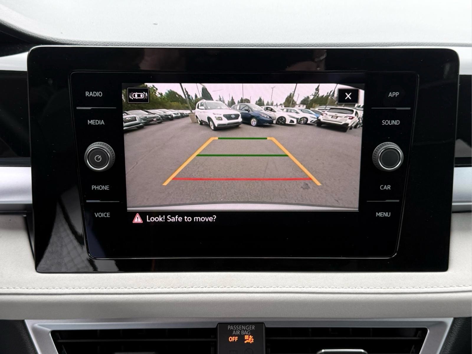Used 2025 Volkswagen Taos SE AWD/4WD image 25
