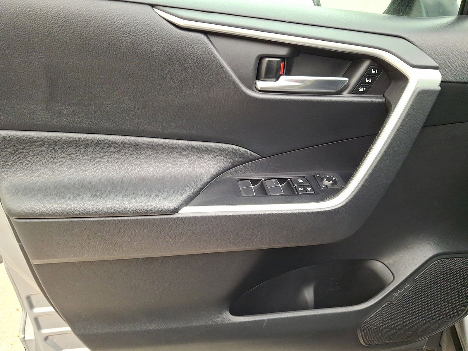 Certified 2019 Toyota RAV4 XLE Premium image 10