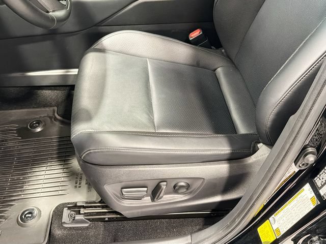 Certified 2025 Toyota Crown Signia AWD/4WD image 16