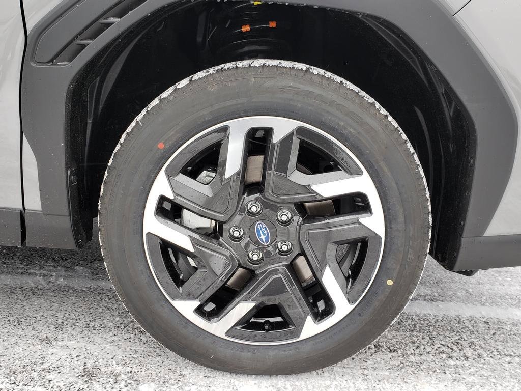 New 2025 Subaru Forester Limited image 12