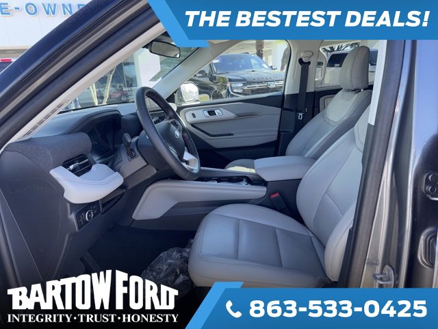 Used 2025 Ford Explorer Active w/ Active Comfort Package image 9