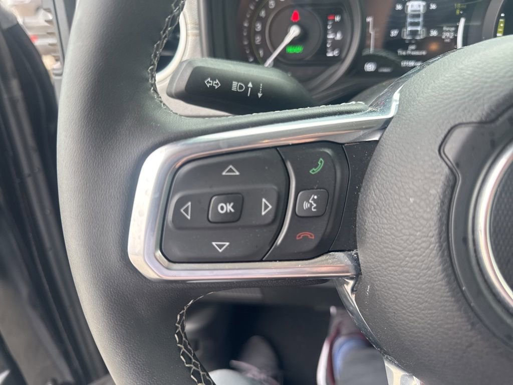 Used 2025 Jeep Wrangler Unlimited Sahara w/ Safety Group image 22