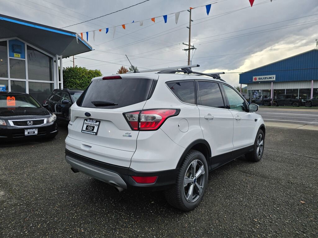 Used 2017 Ford Escape SE w/ Equipment Group 201A image 7