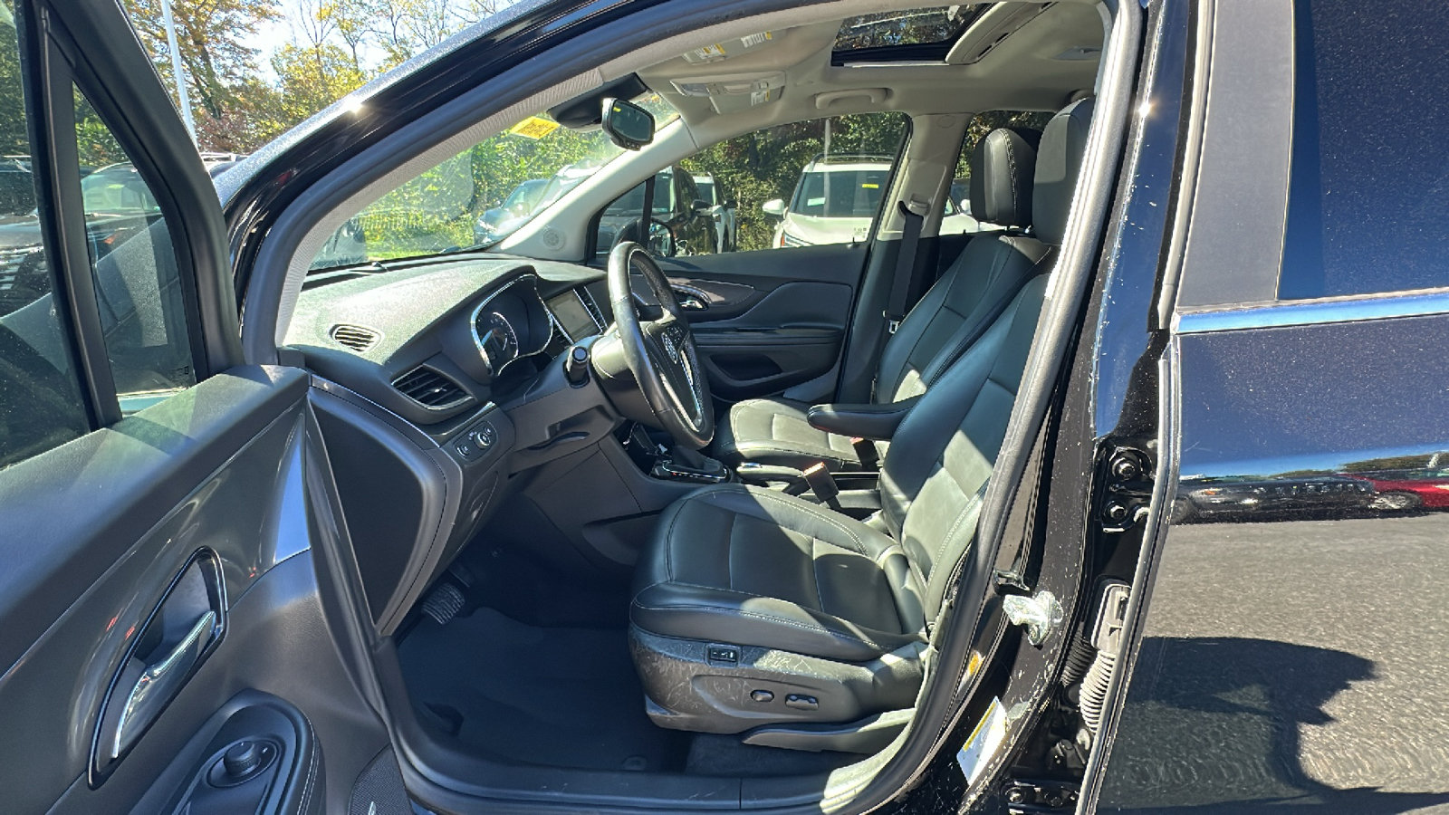 Used 2018 Buick Encore Premium w/ Experience Buick Package AWD/4WD image 13