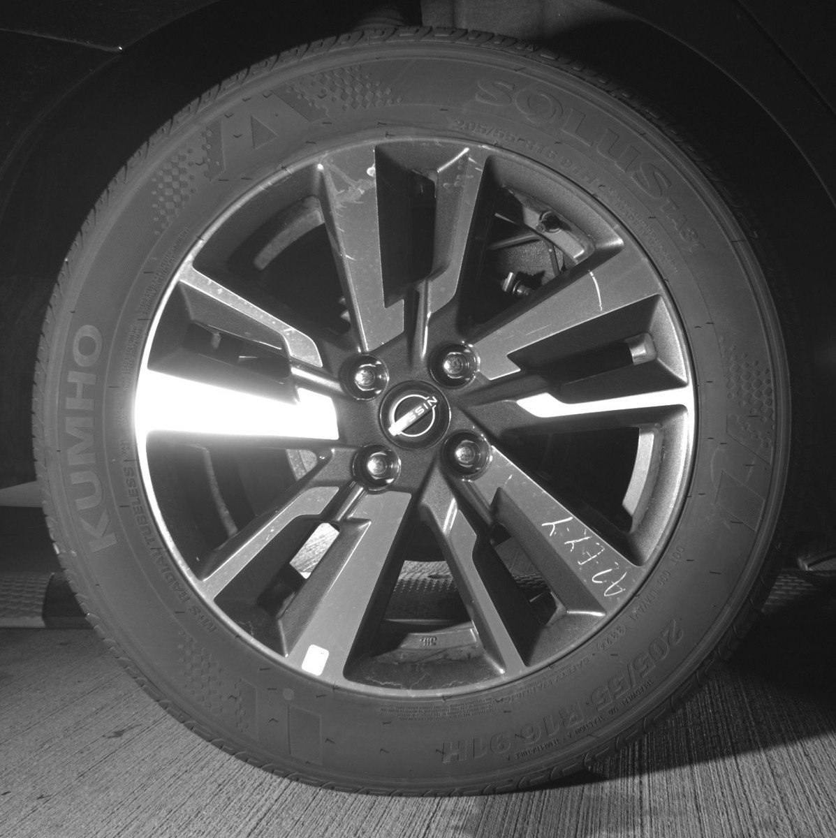 Used 2025 Nissan Versa SV image 15