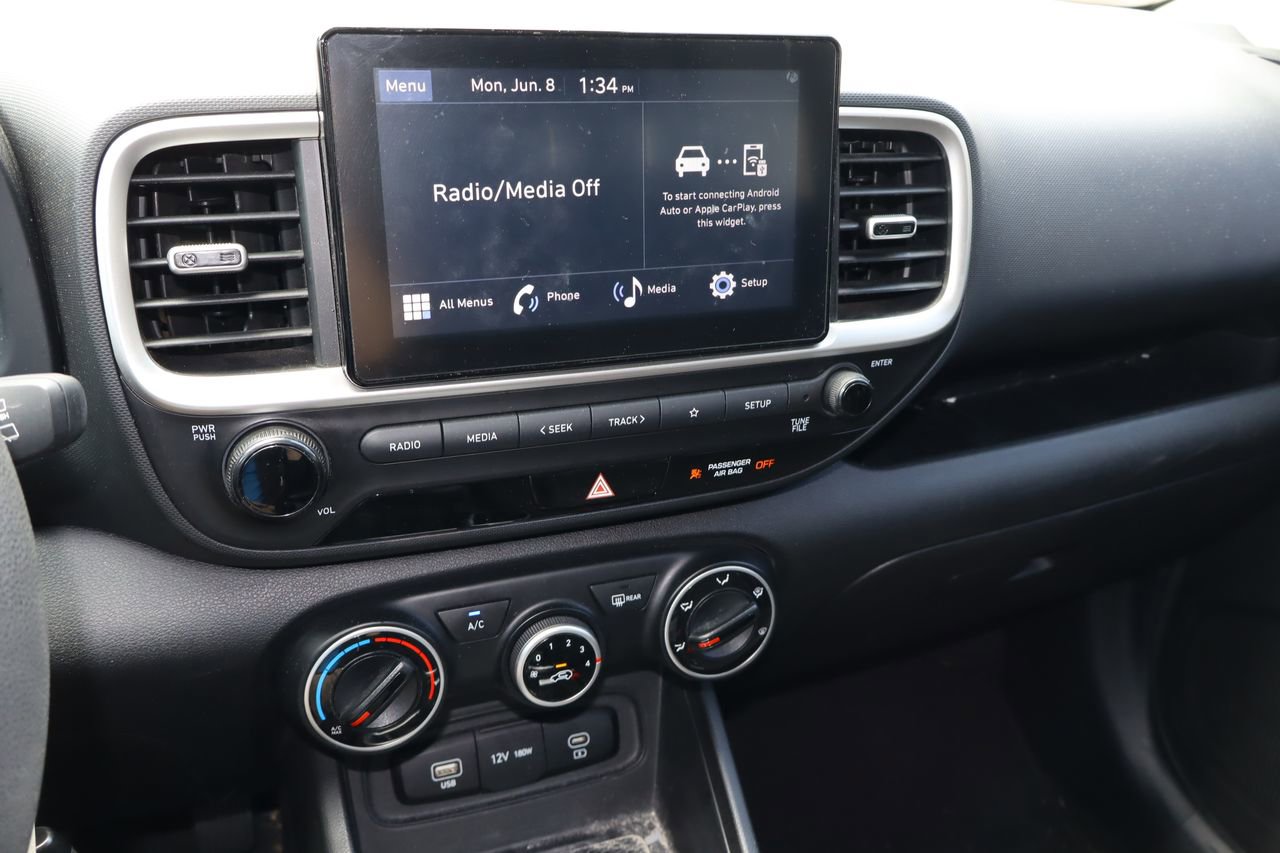Used 2023 Hyundai Venue SE w/ Cargo Package FWD image 6