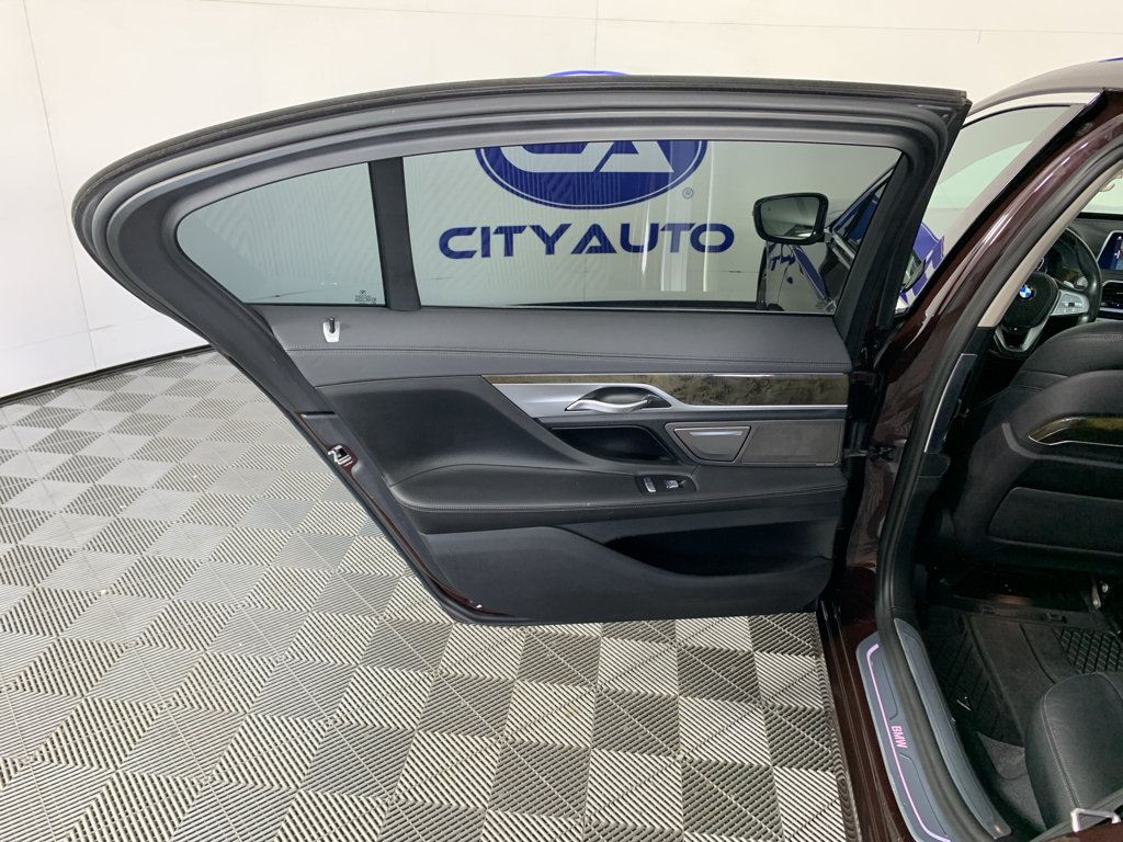 Used 2020 BMW 740i RWD image 31