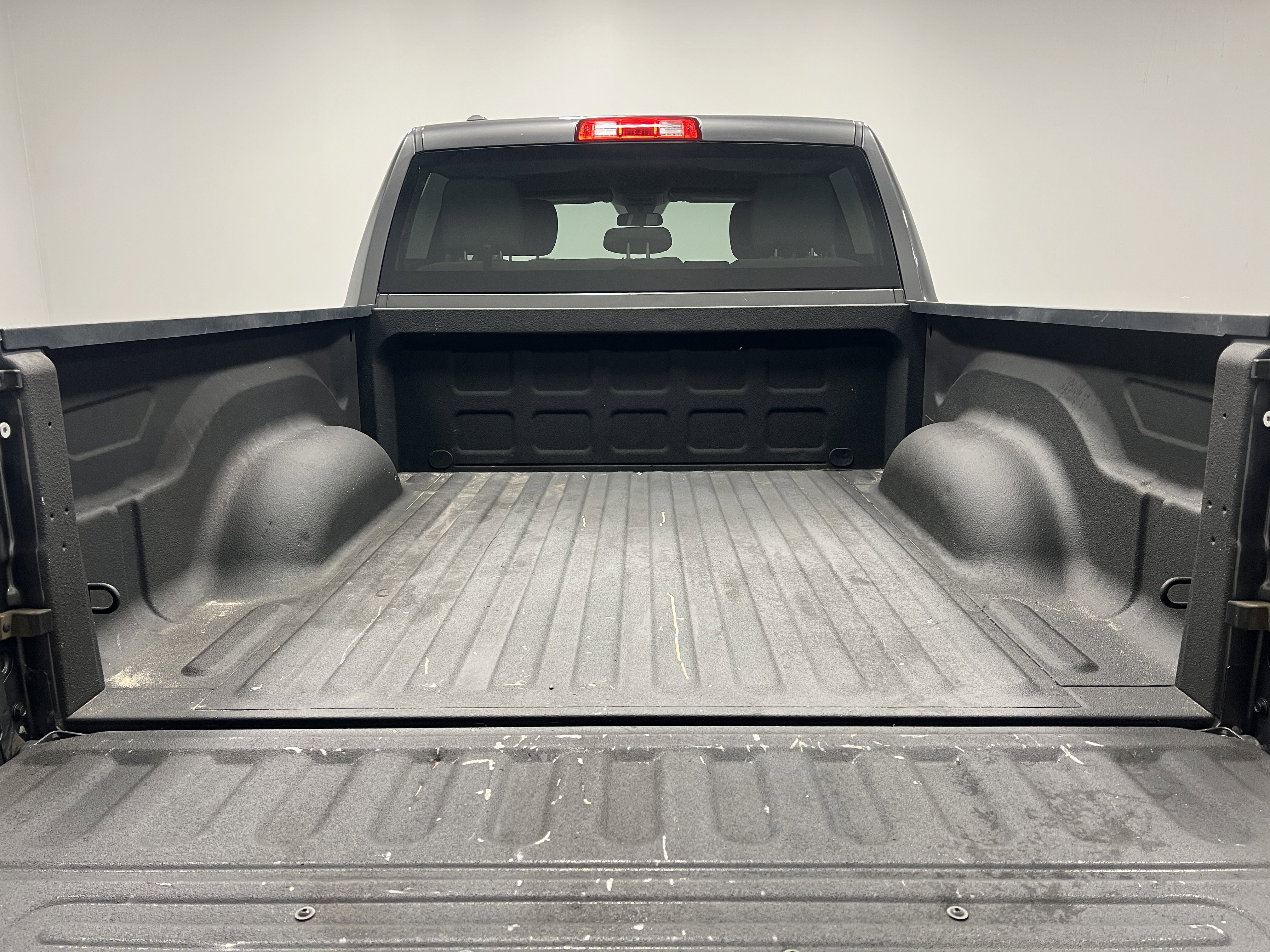 Used 2018 RAM 1500 Express image 12